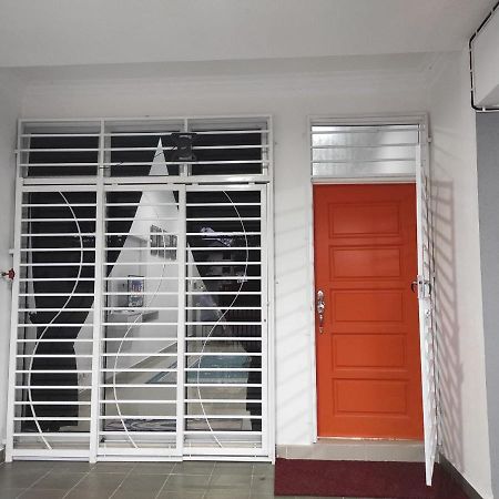 Bb D'Velodrom Homestay Дунгун Экстерьер фото