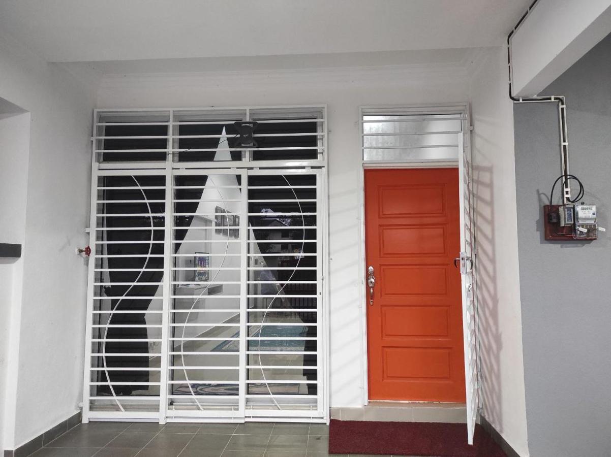 Bb D'Velodrom Homestay Дунгун Экстерьер фото